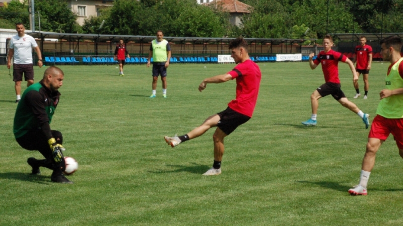 "Кариана"/Ерден/ завърши 1:1 с "Хебър"/Пазарджик/ на лагера в Банско