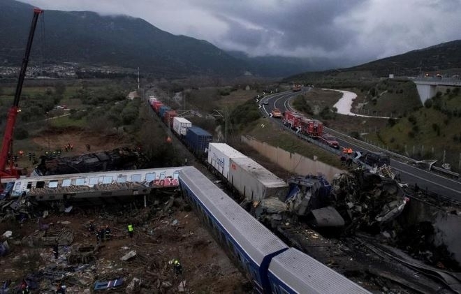 Шефът на полицията в Гърция е уволнен след тежката железопътна катастрофа