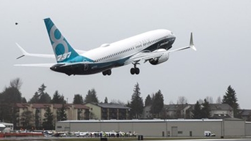 Компанията Боинг планира да намали темпото на производство на самолети