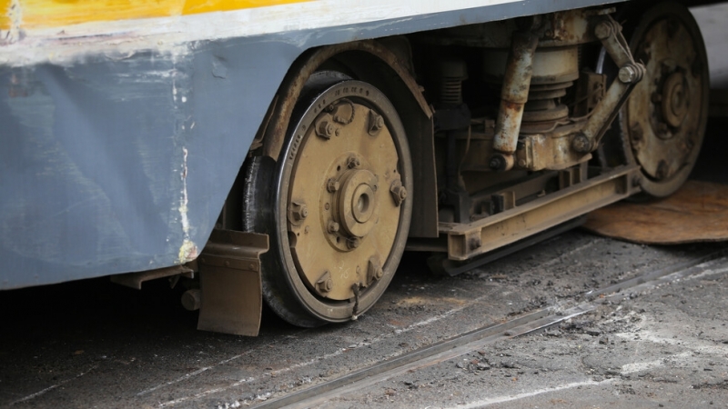 Камион и трамвай са се ударили на кръстовището на бул