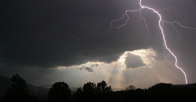 Днес ще се развива мощна купеста и купесто дъждовна облачност На