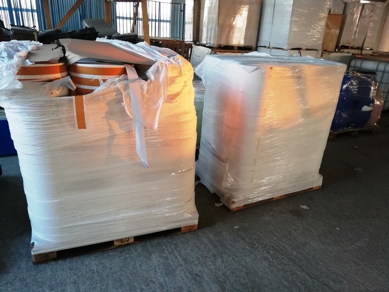 Митнически служители са задържали 1360 кг коркофан филтърна хартия за