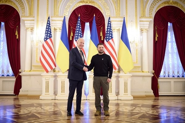 Президентът на САЩ Джо Байдън пристигна днес на изненадващо посещение