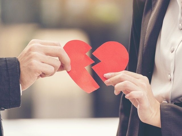 Прекратяването на една връзка рядко се случва спонтанно Обикновено раздялата