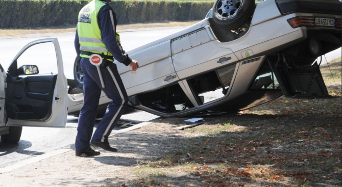 Жена е пострадала в една от катастрофите край Арчар съобщават