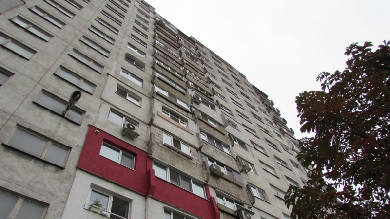 Малко над 41 от българите живеят в пренаселени жилища сочат