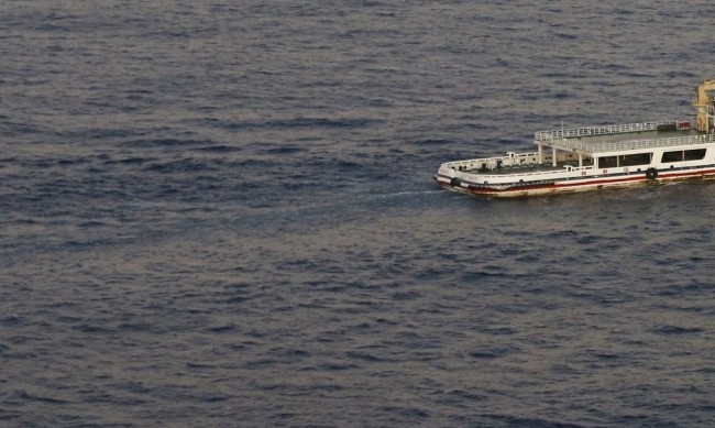 Фериботът Славянин се е сблъскал с друг плавателен съд източно