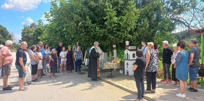 Курбан за здраве беше раздаден във врачанското село Веслец на Илинден /снимки/