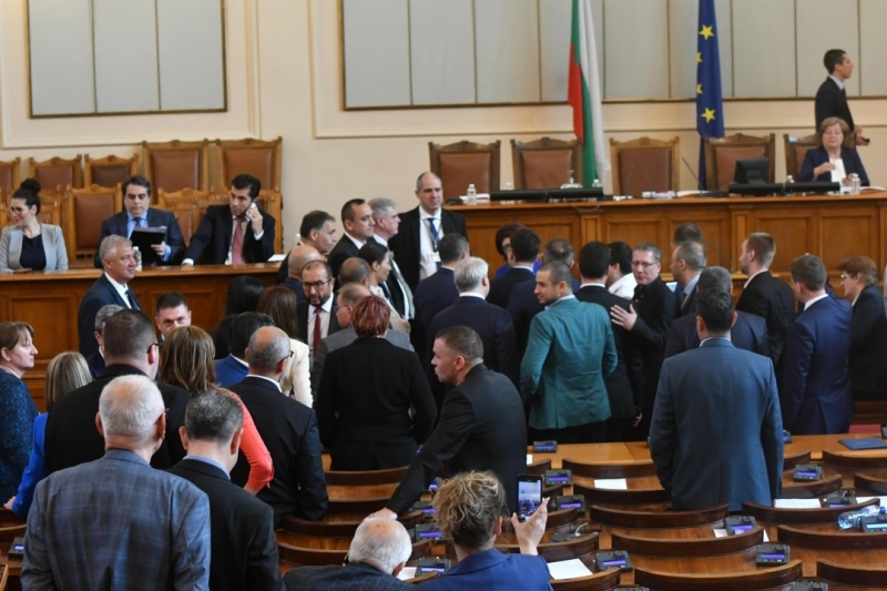 Скандал в парламента заради прекратяването на меморандума с Gemcorp От