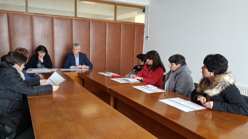 Директорите на учебни заведения обсъдиха и приеха разпределението на средствата за