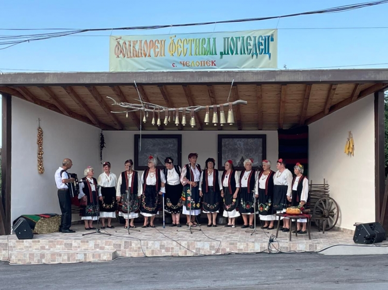 Самодейни състави от региона и групи за изворен фолклор са