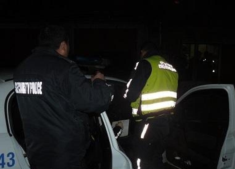 Полицаи са хванали пиян мъж зад волана във Враца, съобщиха