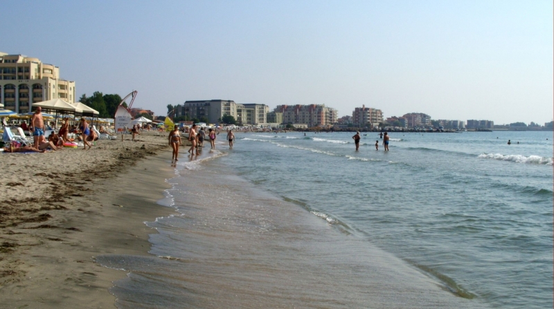 Труп на жена с плавници маска и шнорхел е изплувал