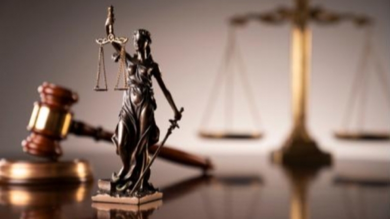 Шест месеца условно с изпитателен срок от три години и