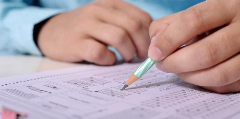 Той е сред само тримата четвъртокласници у нас преминали малките