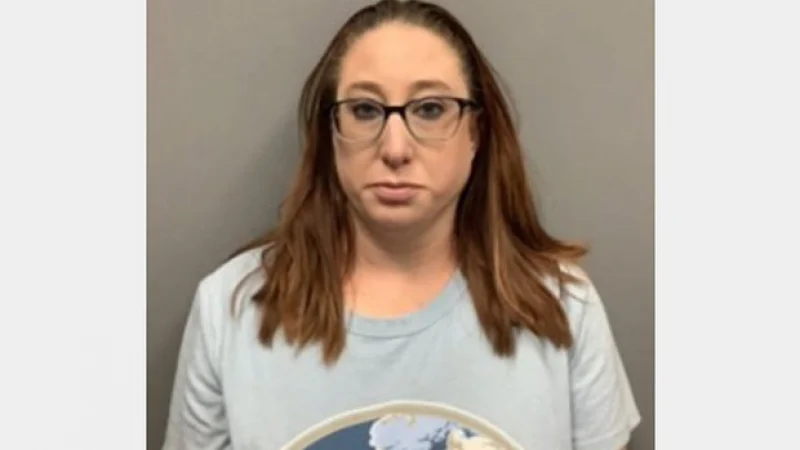 В Съединените щати начална учителка беше арестувана за съблазняване на