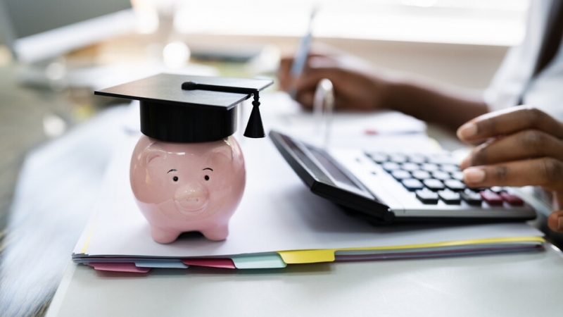 Лихвата за кредити за студенти пада от 7 на 3