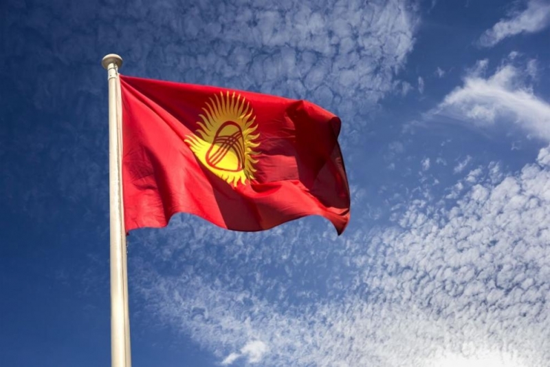 Президентът на Киргизстан Сооронбай Жеенбеков се оттегли съобщи пресслужбата на