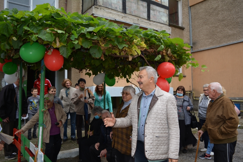 Кметът на Монтана показа граждани за пример Те живеят в