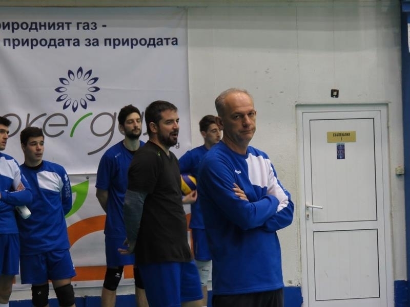 Даниел Пеев сподели че гръцкият Фойникас Сирос остава фаворит срещу