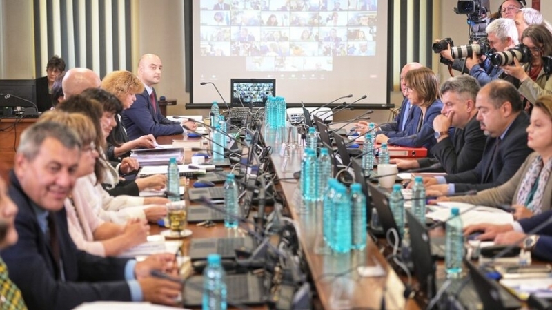 След края на почивката председателят на Върховия касационен съд Галина