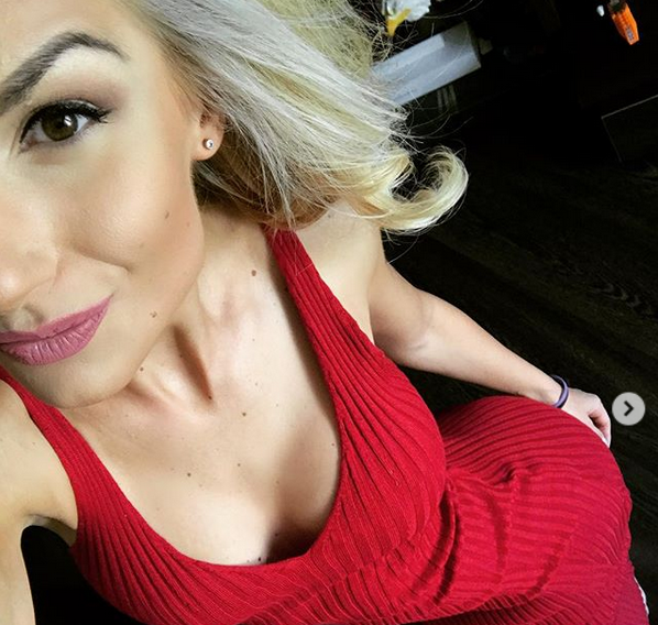 Христиана Парова е фитнес инструктор и инфлуенсър Тя и красива