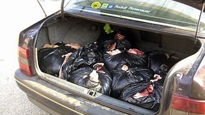 Служители на реда са спипали мъж да извършва незаконна търговия