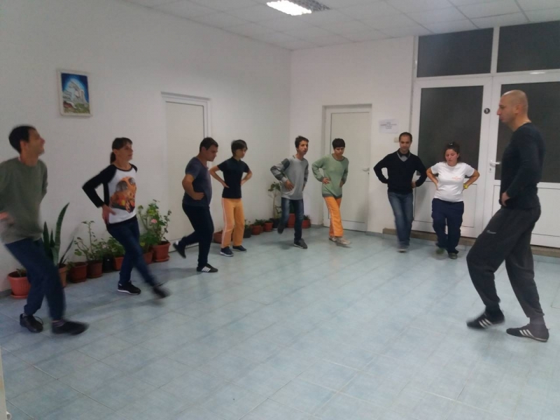 Младежи настанени в Защитено жилище 1 Защитено жилище 2 и