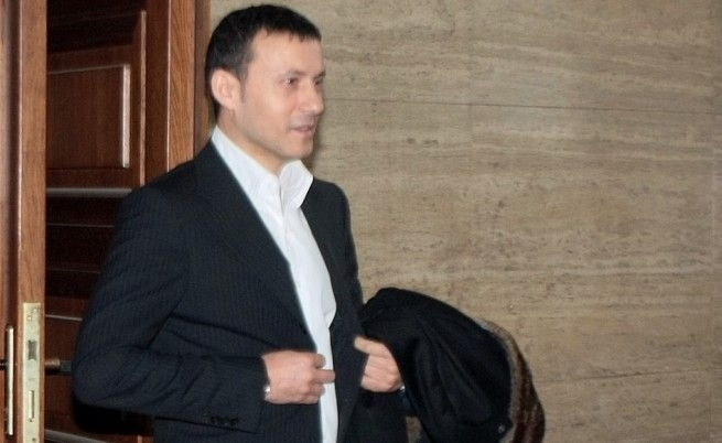 Екшън с охранител на Миню Стайков