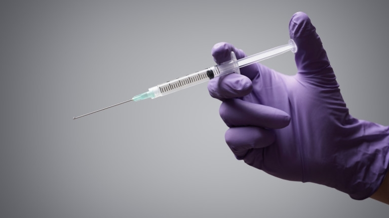 Австралия ще започне да поставя четвърта доза от ваксина срещу