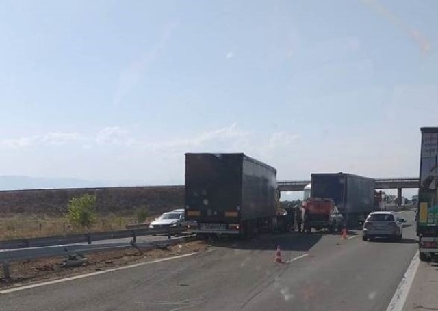 Пътен инцидент e станал в района на 102 км от АМ