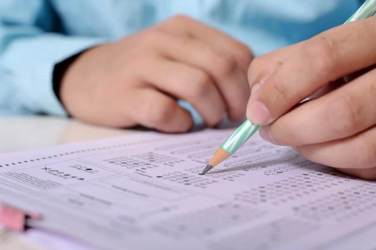 Директори на училища и квестори ще носят дисциплинарна отговорност за