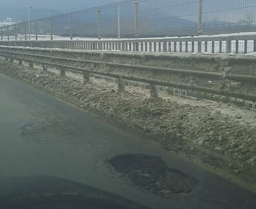 Новият скоростен път Мездра Ботевград вече се руши научи агенция