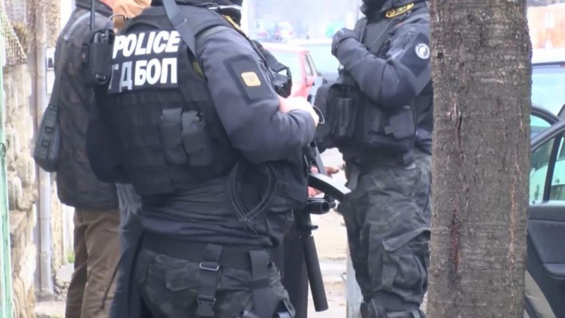 Специализираната прокуратура повдигна обвинения за незаконно превеждане на мигранти през