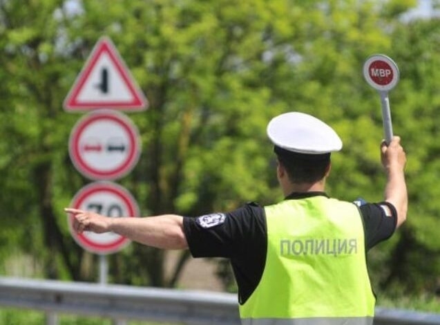 Униформени изпотиха с проверки 50 човека в Козлодуй и Оряхово, шофьори отнесоха актове