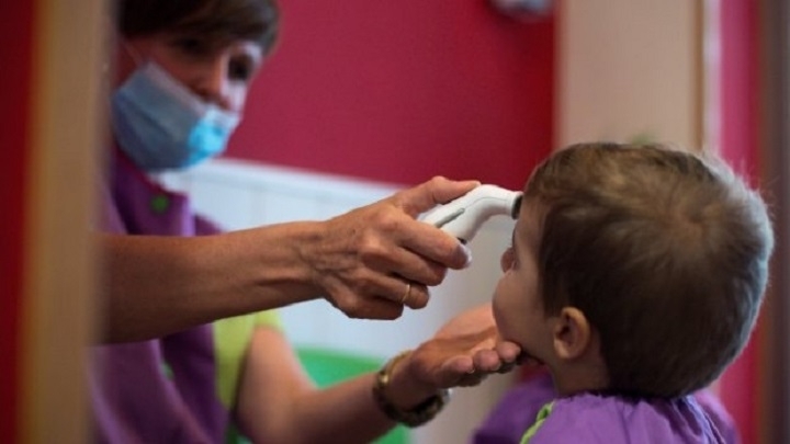 Засилен е контролът на входа на училищата и детските градини