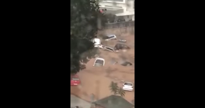 Небето над Атина отново се отвори Северните предградия са под