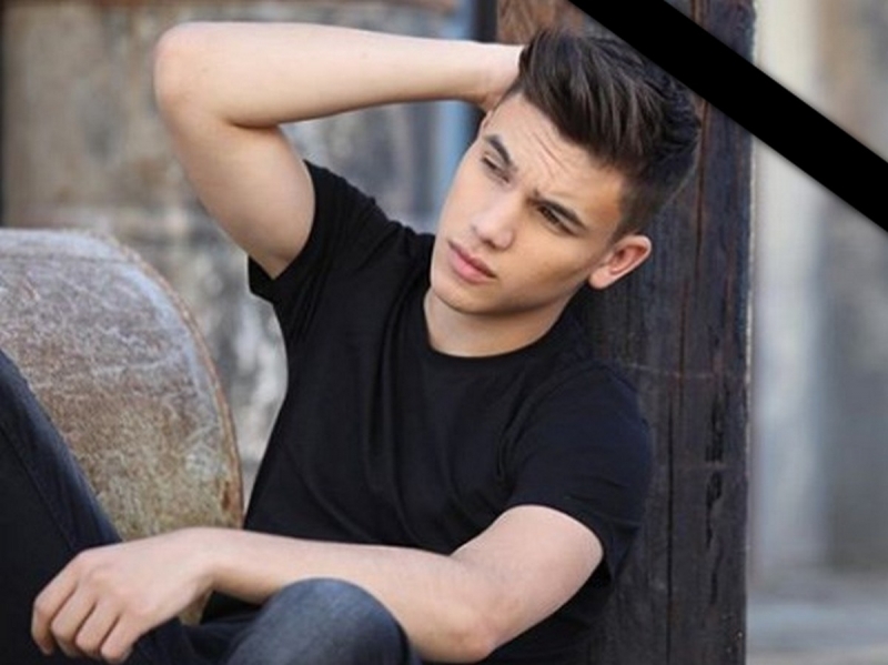 Поклонението пред паметта на 21 годишния поп фолк певец Денис Теофиков ще