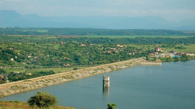 Ремонтно възстановителни работи на каменната облицовка на мокрия откос на стената