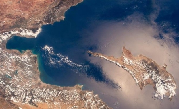 Бъдещите мисии до Марс стартират от Кипър Учени космолози обсъждат тези