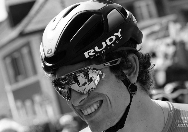 26-годишният колоездач Джино Медер почина от нараняванията, които получи при