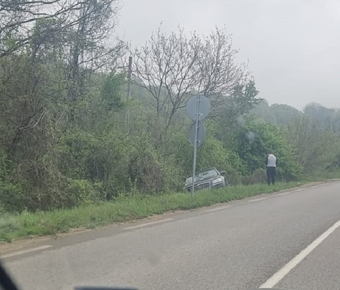 Шофьор излетя от пътя между Берковица и Монтана научи агенция
