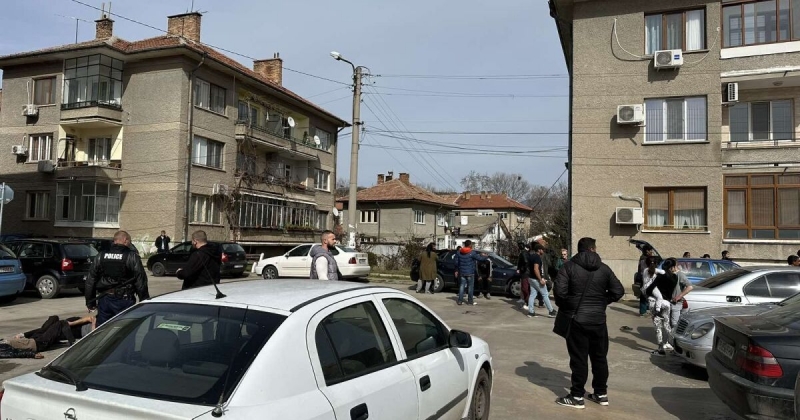 Две фамилии са се сбили в село Новачене съобщиха от