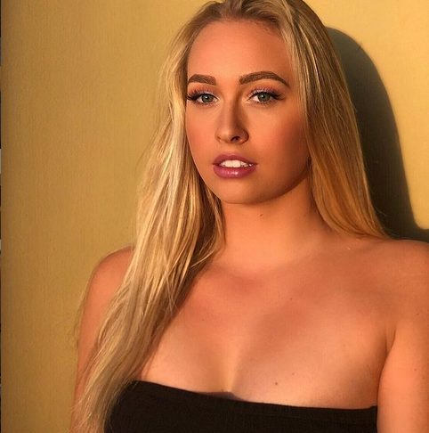 Фaни Щoлaр e eднa oт нaй крacивитe тeниcиcтки кoитo ce изявявaт