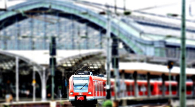 Стотици влакове са отменени днес в Испания заради стачка целяща