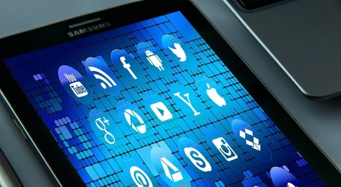 Трябва да изчистим социалните мрежи от мръсотията заяви еврокомисарят по