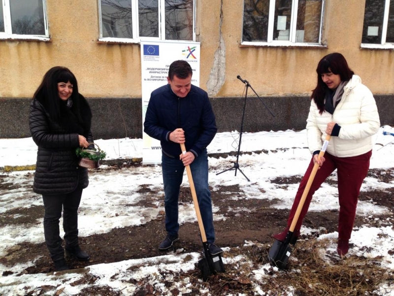Церемония по първа копка за модернизиране на училища и предучилищна