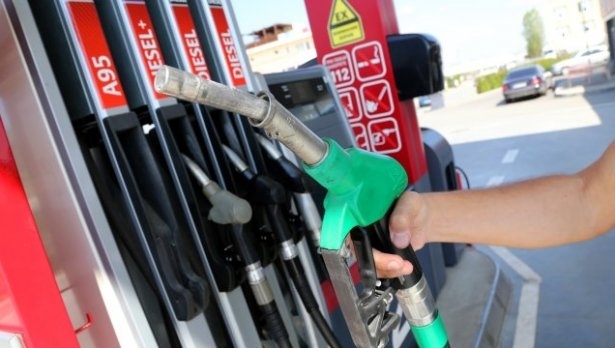 Цените на горивата тръгнаха надолу Средната цена на А95 падна