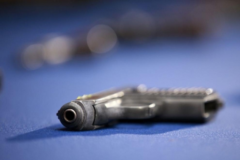 Мъж се самопростреля при почистване на пистолета си в Хасковско съобщиха от