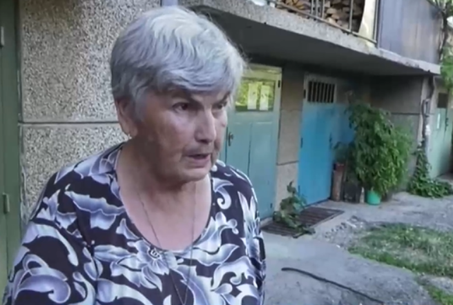 Възрастна жена уби малко коте пред очите на деца в Берковица